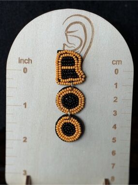 🎃 Handmade Halloween Beaded Drop Earrings BOO! 👻
